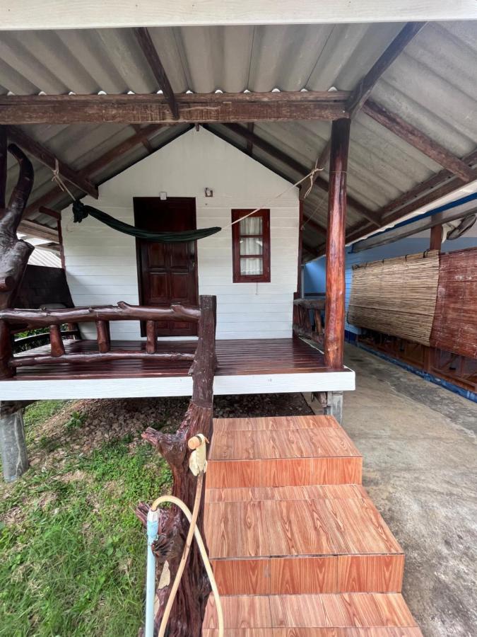 Pyramid Bungalow Hotell Ban Laem Sai Exteriör bild
